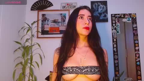 Sara Luna online show from February 25, 2025, 3:20 am