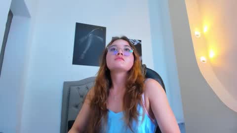 Snapshot of emma_rousz chatting on September 16, 2025, 3:51 am emma online show from September 16, 2025, 3:51 am