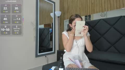 Snapshot of emma_rousz chatting on September 20, 2025, 3:40 am emma online show from September 20, 2025, 3:40 am