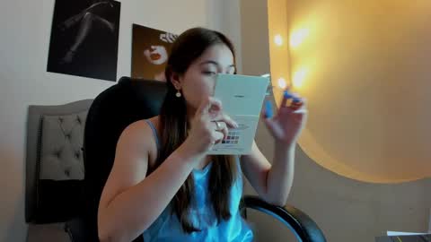 Snapshot of emma_rousz chatting on September 22, 2025, 3:30 am emma online show from September 22, 2025, 3:30 am