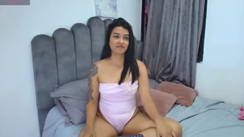 Snapshot of emma_saenz01 chatting on May 12, 2026, 6:43 am emma_saenz01 online show from May 12, 2026, 6:43 am