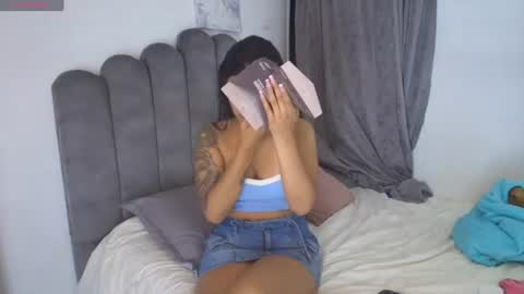 Snapshot of emma_saenz01 chatting on June 24, 2026, 5:50 am emma_saenz01 online show from June 24, 2026, 5:50 am