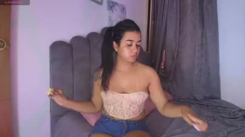 Snapshot of emma_saenz01 chatting on July 28, 2026, 6:42 pm emma_saenz01 online show from July 28, 2026, 6:42 pm