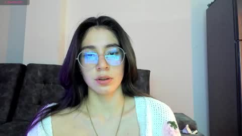 Emma online show from December 3, 2024, 1:19 am