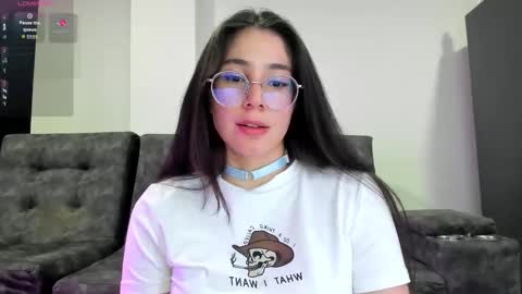 Snapshot of emma_sandovaal chatting on October 10, 2025, 3:27 am Emma online show from October 10, 2025, 3:27 am