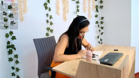Emma Sanz online show from May 7, 2026, 1:38 pm