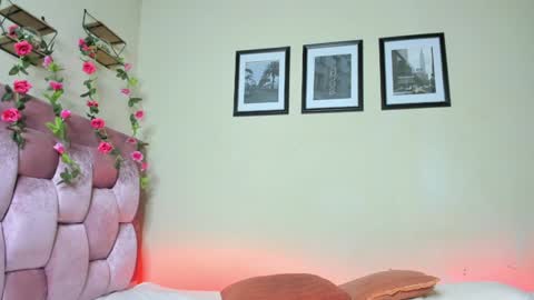 HI IM NEW online show from December 19, 2024, 10:10 pm