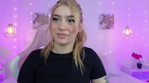 Snapshot of emma_softt chatting on April 8, 2026, 5:51 am Emma Softt online show from April 8, 2026, 5:51 am