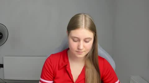 Snapshot of emma_sweettyy chatting on July 21, 2026, 11:56 am Emma online show from July 21, 2026, 11:56 am