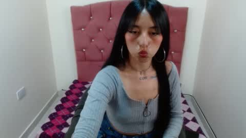 emma_thompson6 online show from September 19, 2025, 12:45 am