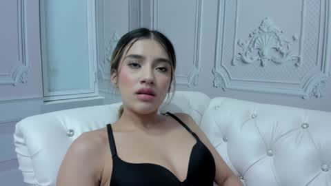 Snapshot of emma_torres18 chatting on December 5, 2024, 10:23 pm EMMA online show from December 5, 2024, 10:23 pm