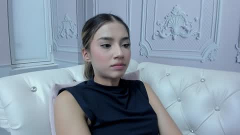 Snapshot of emma_torres18 chatting on December 11, 2024, 9:01 pm EMMA online show from December 11, 2024, 9:01 pm