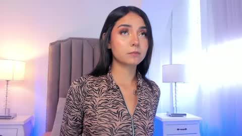 Snapshot of emma_torres__ chatting on December 22, 2024, 12:27 pm Ema online show from December 22, 2024, 12:27 pm