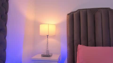 Snapshot of emma_torres__ chatting on December 23, 2024, 3:44 pm Ema online show from December 23, 2024, 3:44 pm