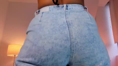 Snapshot of emma_torres__ chatting on February 15, 2025, 11:39 am Ema online show from February 15, 2025, 11:39 am