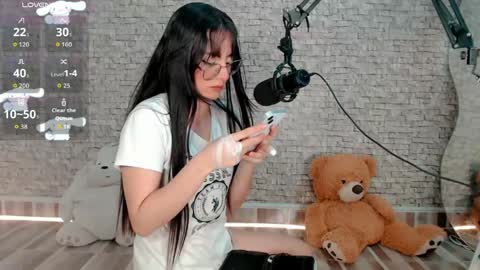 Emma  online show from May 1, 2026, 3:00 am