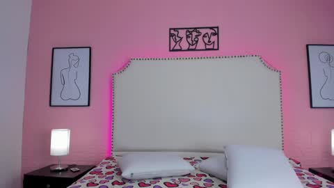 Snapshot of emma_whitee_ chatting on October 13, 2025, 1:11 pm emma_whitee_ online show from October 13, 2025, 1:11 pm