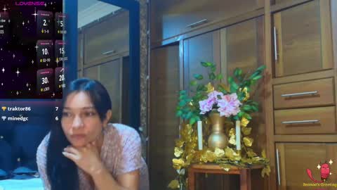 Snapshot of emma_xue chatting on February 11, 2025, 9:56 pm Emma online show from February 11, 2025, 9:56 pm