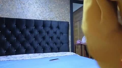 Snapshot of emma_xue chatting on October 13, 2025, 10:15 am Emma online show from October 13, 2025, 10:15 am