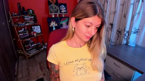 Snapshot of emmaa_hostt chatting on January 14, 2025, 5:30 am Ema .l. online show from January 14, 2025, 5:30 am