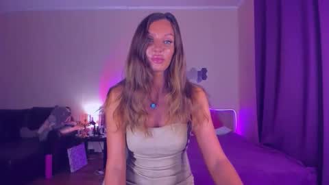 Snapshot of emmaabramson chatting on October 17, 2025, 11:24 am Emma online show from October 17, 2025, 11:24 am