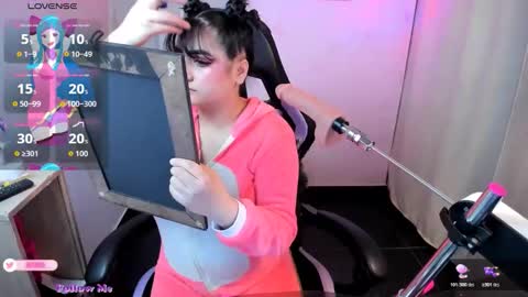 modelo independente online show from November 28, 2025, 1:41 am