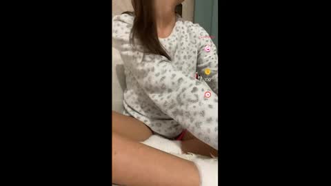 Snapshot of emmaamazingeyes chatting on October 28, 2025, 4:42 pm Emma 31487 online show from October 28, 2025, 4:42 pm