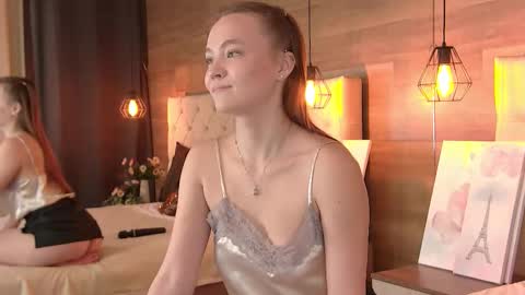 Snapshot of emmacamm chatting on October 19, 2025, 9:43 am EmmaCamm online show from October 19, 2025, 9:43 am