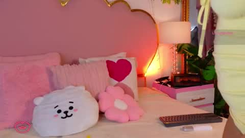 Snapshot of emmacrush chatting on January 9, 2026, 11:06 pm Welcome Im yosein Your love is my passion activate it with your tips and enjoy with me online show from January 9, 2026, 11:06 pm