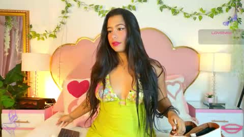 Snapshot of emmacrush chatting on January 16, 2026, 9:08 pm Welcome Im yosein Your love is my passion activate it with your tips and enjoy with me online show from January 16, 2026, 9:08 pm