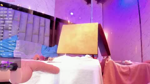 Snapshot of emmaduque chatting on March 5, 2025, 10:54 pm Emma Duque online show from March 5, 2025, 10:54 pm