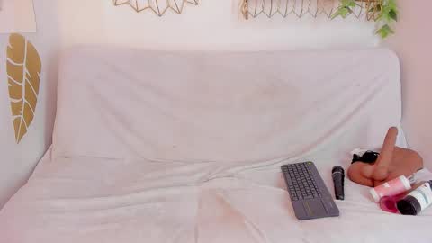 Snapshot of emmaduque chatting on October 16, 2025, 8:15 am Emma Duque online show from October 16, 2025, 8:15 am