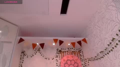 Snapshot of emmae__ chatting on January 13, 2025, 7:21 am Emma online show from January 13, 2025, 7:21 am