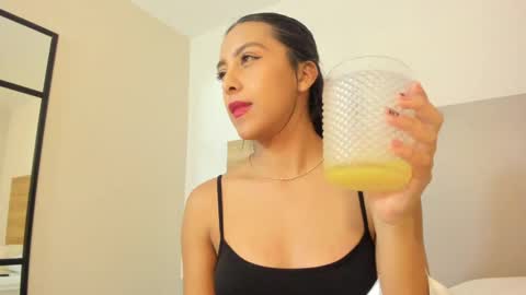 emmaespencer  online show from May 14, 2026, 11:33 pm