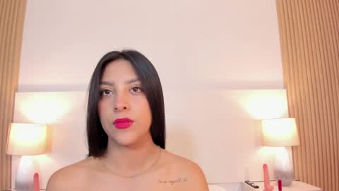 emmaespencer  online show from May 25, 2026, 11:27 am
