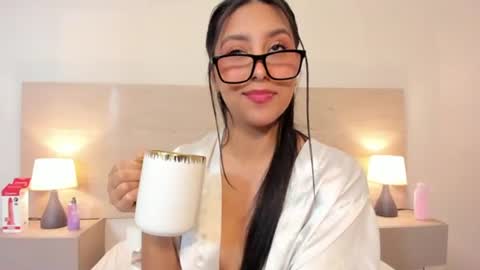 emmaespencer  online show from June 19, 2026, 11:30 pm