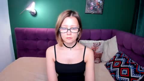 Emma 3 online show from May 2, 2026, 1:32 am