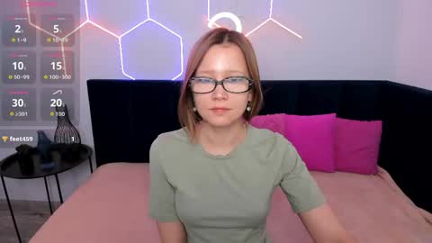 Emma 3 online show from May 6, 2026, 1:47 am