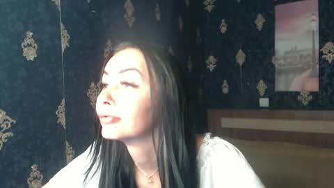 EmmaGoldX online show from June 18, 2026, 6:13 am