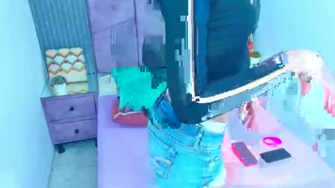 Snapshot of emmalodgge chatting on December 13, 2025, 8:47 pm emmaLogge online show from December 13, 2025, 8:47 pm