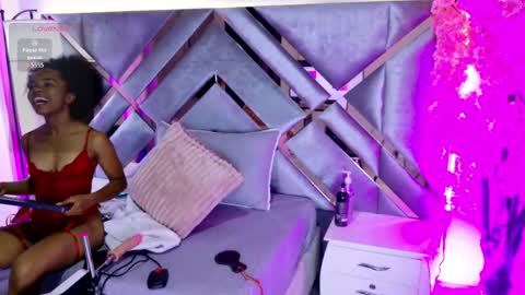 emmalove01 online show from May 19, 2026, 2:40 am