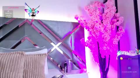 emmalove01 online show from June 10, 2026, 2:34 am