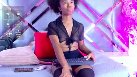 emmalove01 online show from July 5, 2026, 2:40 am
