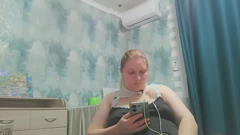 Snapshot of emmamelody944534 chatting on October 8, 2025, 5:32 pm emmamelody online show from October 8, 2025, 5:32 pm