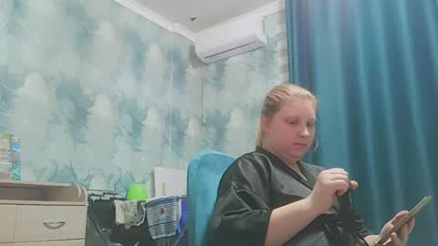 Snapshot of emmamelody944534 chatting on October 10, 2025, 7:02 pm emmamelody online show from October 10, 2025, 7:02 pm