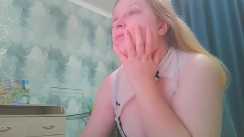 Snapshot of emmamelody944534 chatting on October 20, 2025, 10:49 am emmamelody online show from October 20, 2025, 10:49 am