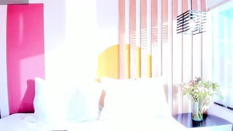 emmanaughty_ online show from October 24, 2025, 9:44 pm