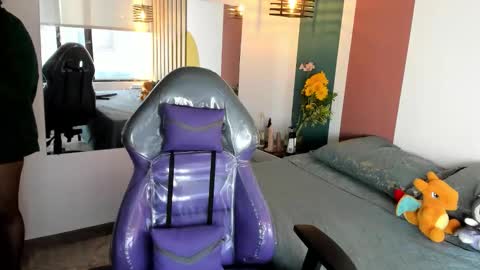 emmanaughty_ online show from February 5, 2026, 2:22 pm