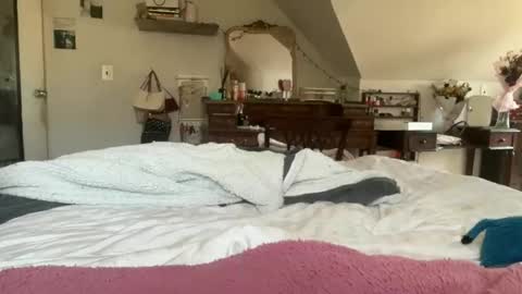 EmmaAngel online show from March 29, 2026, 5:02 pm