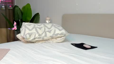 emmanuelleee online show from April 1, 2026, 1:41 pm